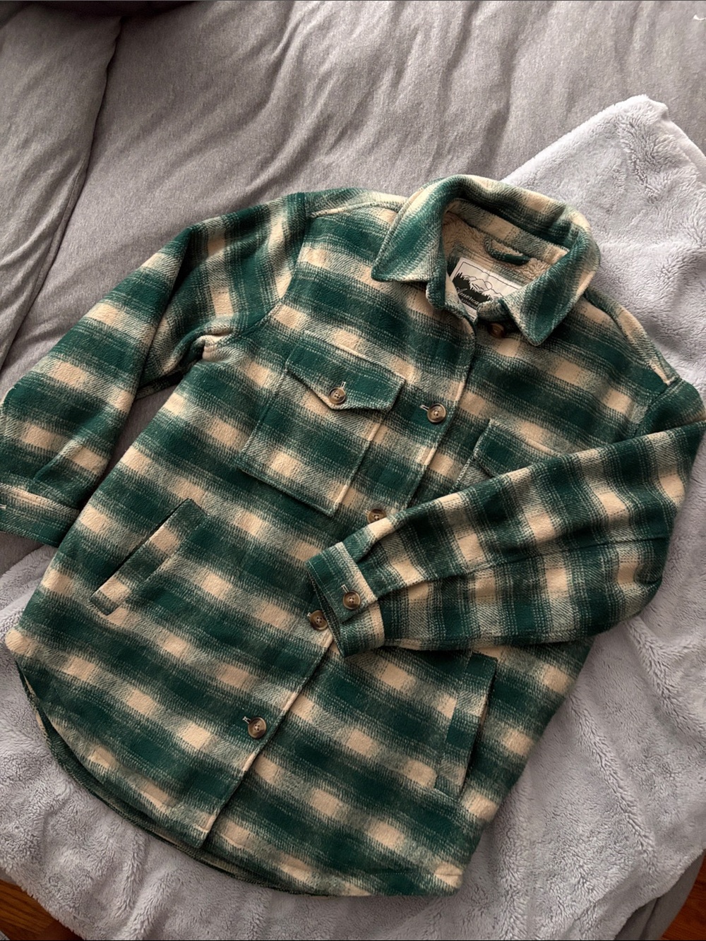 EUC American Eagle Women's Green/Cream Plaid Utility Shacket Size M